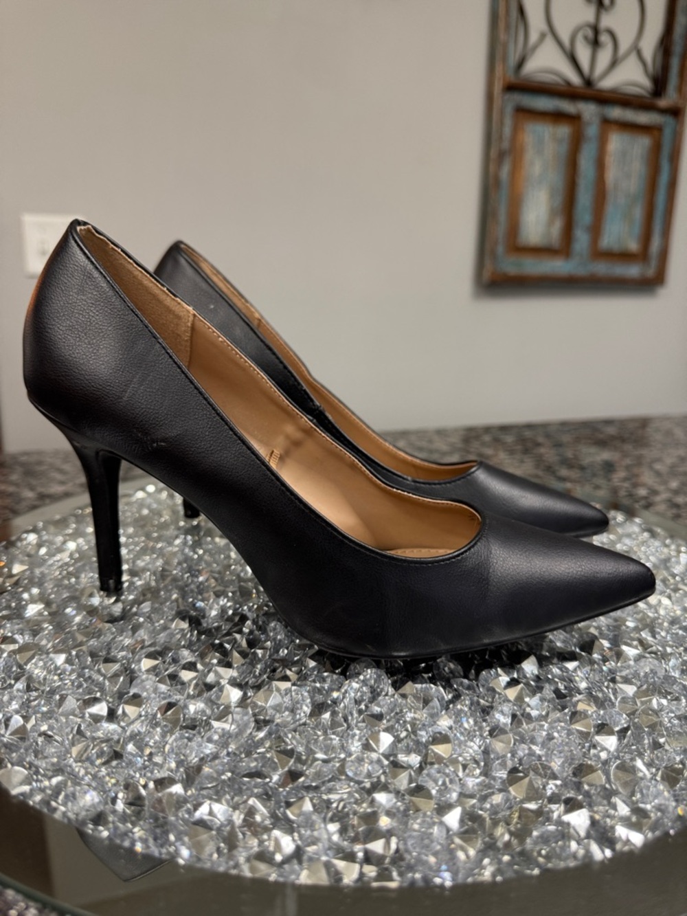 Old Navy Black Pointed-Toe High Heel Pumps 8